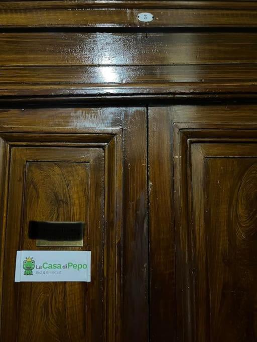 La Casa Di Pepo Apartment Napoli Bagian luar foto