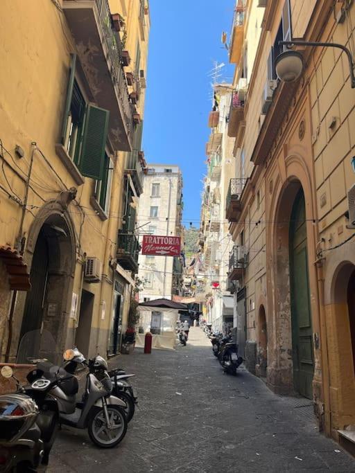 La Casa Di Pepo Apartment Napoli Bagian luar foto
