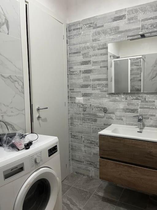 La Casa Di Pepo Apartment Napoli Bagian luar foto