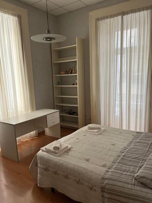 La Casa Di Pepo Apartment Napoli Bagian luar foto