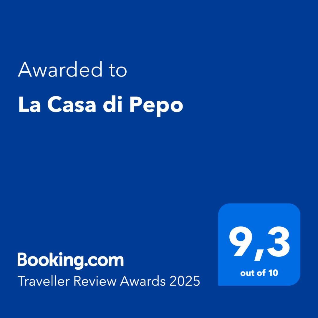 La Casa Di Pepo Apartment Napoli Bagian luar foto